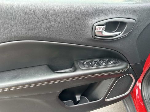 Used 2018 Jeep Compass Latitude w/ Popular Equipment Group AWD/4WD image 15