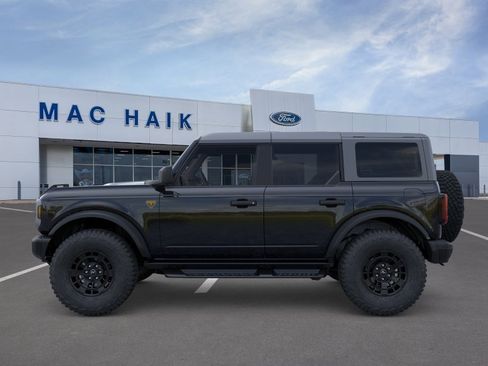 New 2026 Ford Bronco Badlands image 3