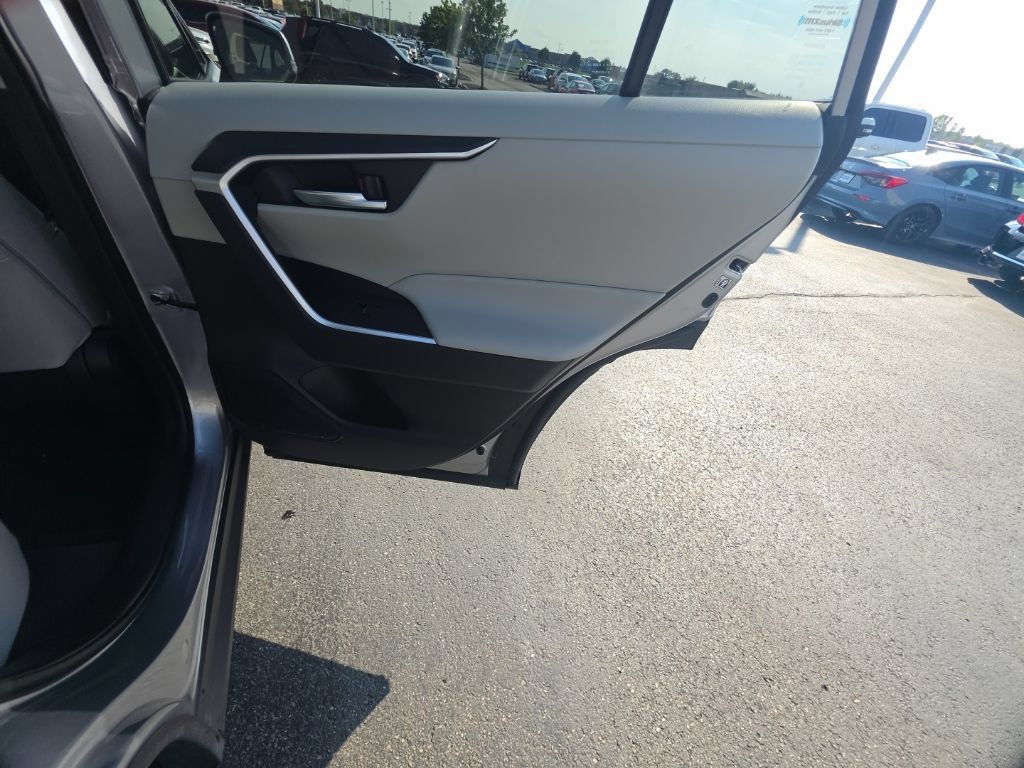 Used 2019 Toyota RAV4 XLE Premium w/ Advanced Technology Package AWD/4WD image 31