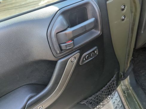 Used 2015 Jeep Wrangler Unlimited Sport w/ Quick Order Package 24S image 16