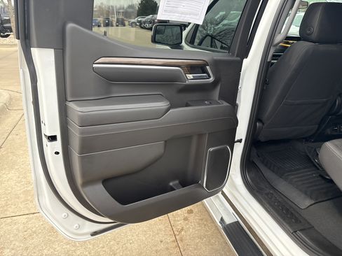 Used 2022 Chevrolet Silverado 1500 LT image 13