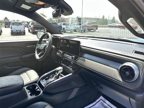 Used 2024 Chevrolet Colorado LT w/ LT Convenience Package III image 27