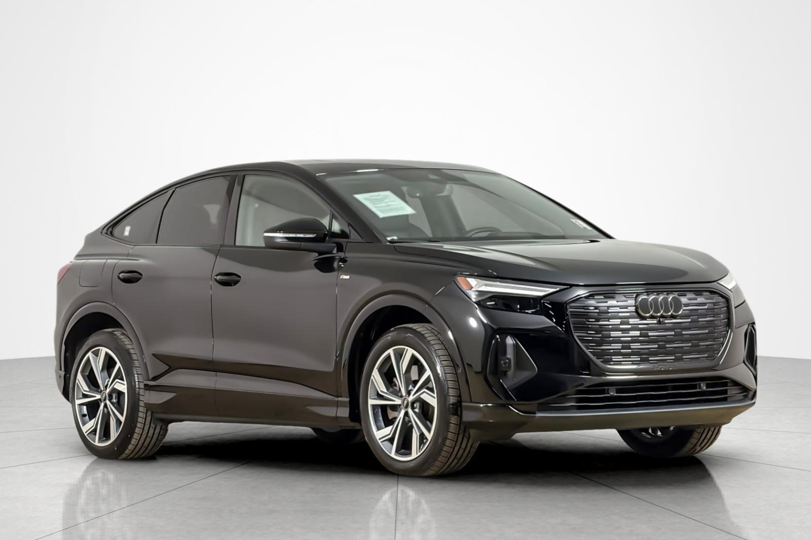 Certified 2024 Audi Q4 e-tron Premium Plus AWD/4WD image 7