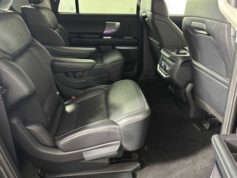 Used 2025 Ford Expedition Max Platinum w/ Driver's Package image 19