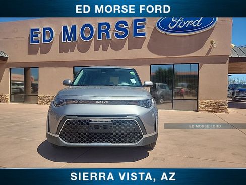 Used 2025 Kia Soul LX FWD image 1