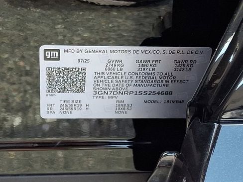 Certified 2025 Chevrolet Equinox EV LT image 29