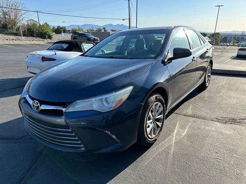 Used 2017 Toyota Camry LE FWD image 1
