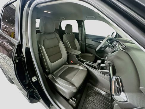 Used 2023 Chevrolet TrailBlazer LT FWD image 29