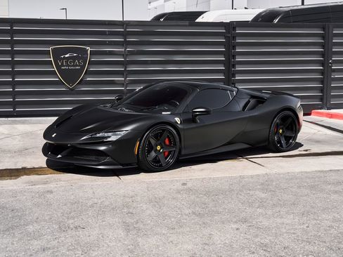 Used 2024 Ferrari SF90 Spider AWD/4WD image 6