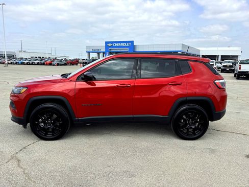 Used 2026 Jeep Compass Latitude AWD/4WD image 10