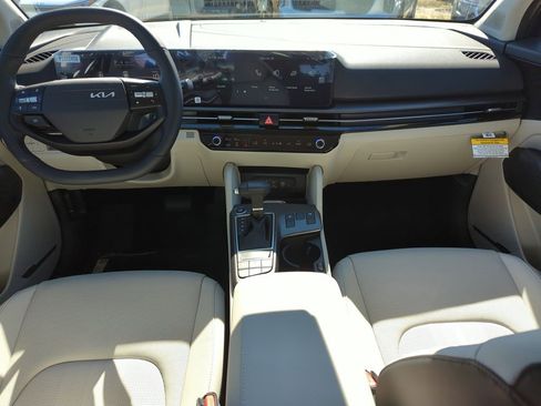 New 2026 Kia Sportage EX FWD image 13