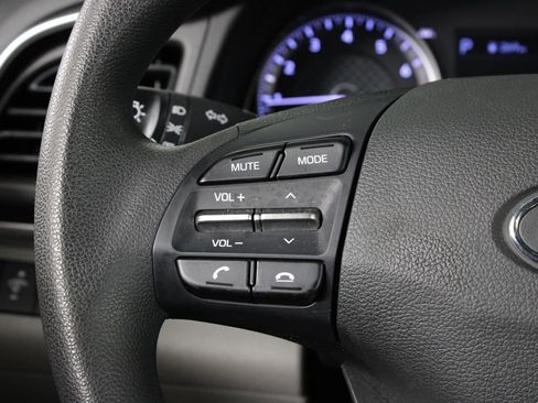 Used 2020 Hyundai Elantra SE image 23