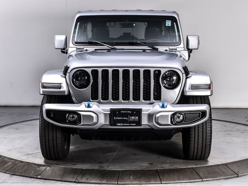 Used 2023 Jeep Wrangler Unlimited Sahara AWD/4WD image 9