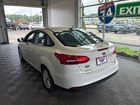 Used 2016 Ford Focus SE FWD image 4