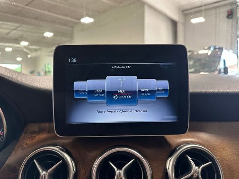 Used 2019 Mercedes-Benz GLA 250 4MATIC image 26