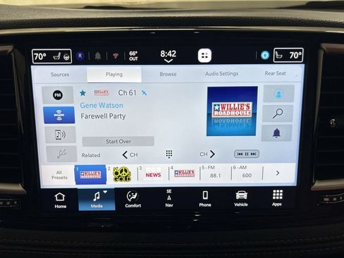 Used 2024 Chrysler Pacifica Pinnacle AWD/4WD image 14