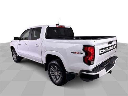 Used 2024 Chevrolet Colorado LT w/ LT Convenience Package II image 6