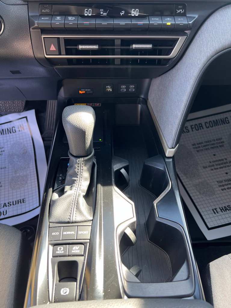 Used 2026 Toyota Camry LE FWD image 31