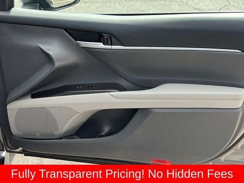 Used 2022 Toyota Camry LE w/ Convenience Package FWD image 19