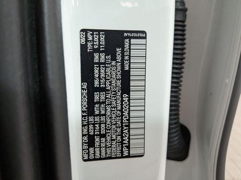 Certified 2023 Porsche Cayenne AWD/4WD image 28
