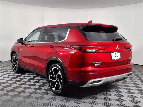 Used 2024 Mitsubishi Outlander SE image 5