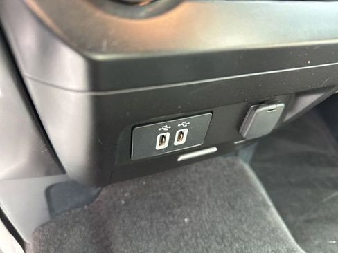 Used 2016 Ford F150 XLT w/ Equipment Group 302A Luxury AWD/4WD image 39