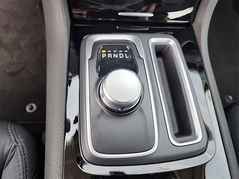 New 2023 Chrysler 300 Touring w/ Sport Appearance Package image 7