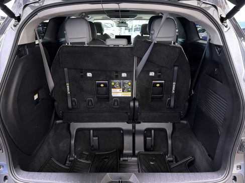 Used 2025 Toyota Sienna XLE w/ XLE Plus Package FWD image 25