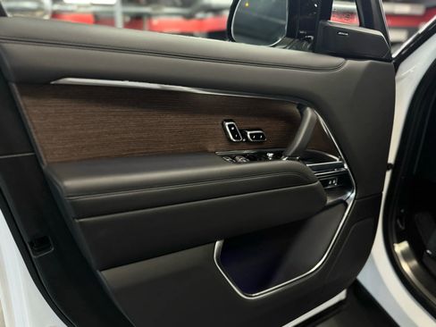 Used 2023 Land Rover Range Rover SE image 11