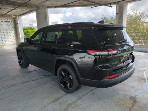 New 2025 Jeep Grand Cherokee L Altitude AWD/4WD image 7