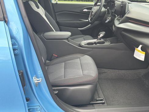 New 2026 Chevrolet Trax RS w/ Sunroof Package FWD image 13