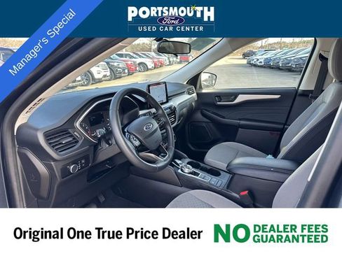 Certified 2022 Ford Escape SE w/ SE Sport Appearance Package image 3