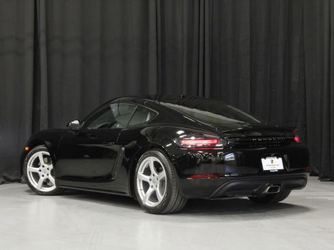 Used 2023 Porsche 718 Cayman RWD image 3