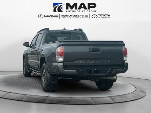 Used 2022 Toyota Tacoma TRD Off-Road image 3