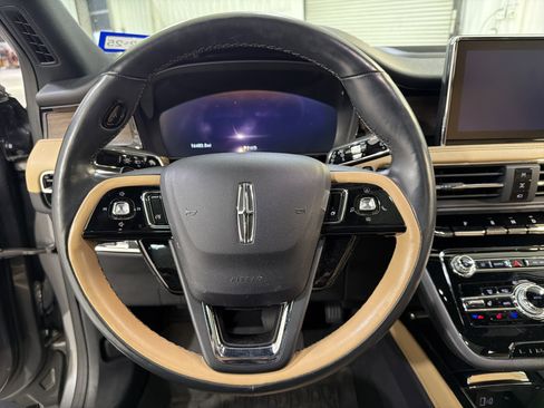 Used 2022 Lincoln Corsair Reserve w/ Elements Package image 16