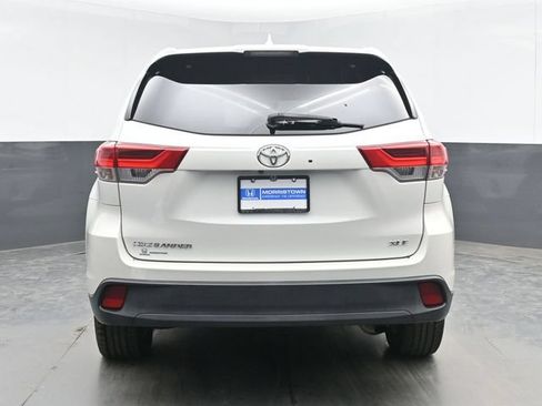 Used 2018 Toyota Highlander XLE FWD image 9