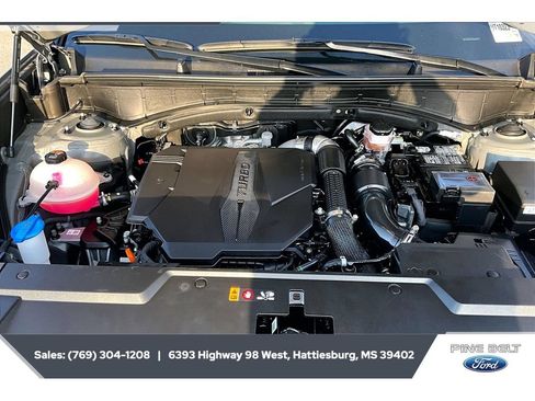 Used 2025 Hyundai Santa Fe Calligraphy AWD/4WD image 8