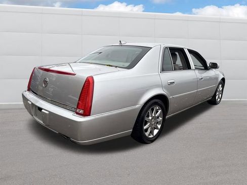 Used 2010 Cadillac DTS Luxury image 5