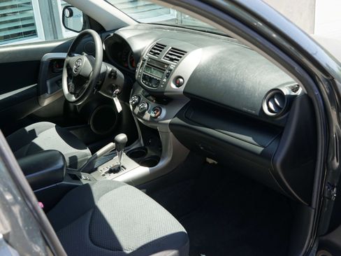 Used 2008 Toyota RAV4 Sport FWD image 32