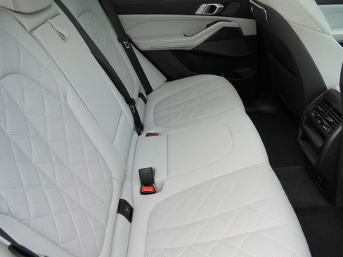 Certified 2024 BMW X5 xDrive40i w/ Premium Package AWD/4WD image 36