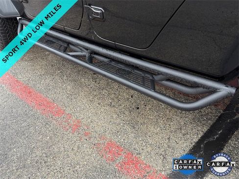 Used 2025 Jeep Gladiator Sport image 10