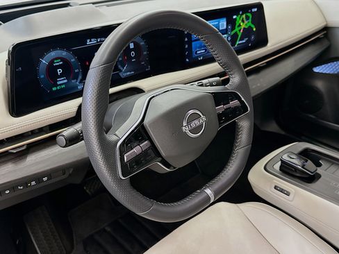 Used 2023 Nissan Ariya AWD image 18