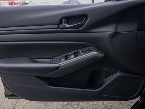 Used 2025 Nissan Altima 2.5 S image 22