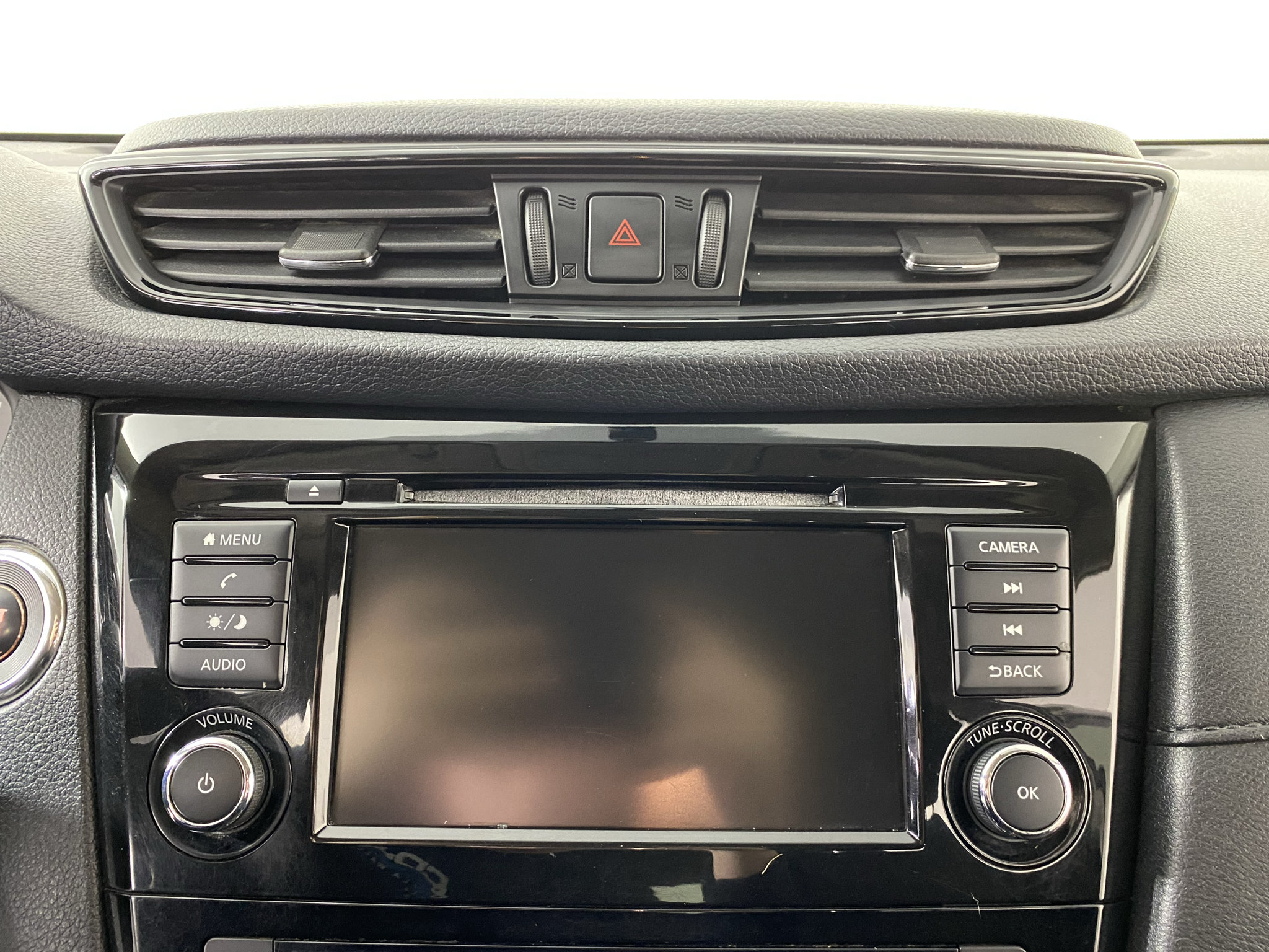 Used 2018 Nissan Rogue SV AWD/4WD image 27