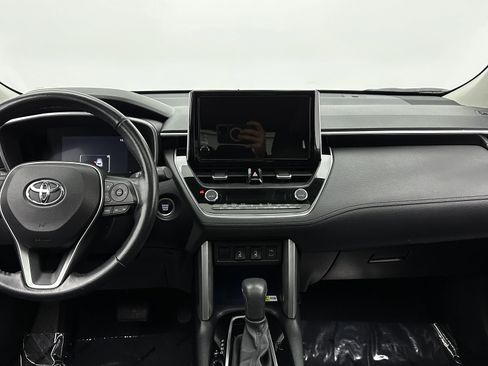 Used 2023 Toyota Corolla Cross XLE w/ Convenience Package image 28