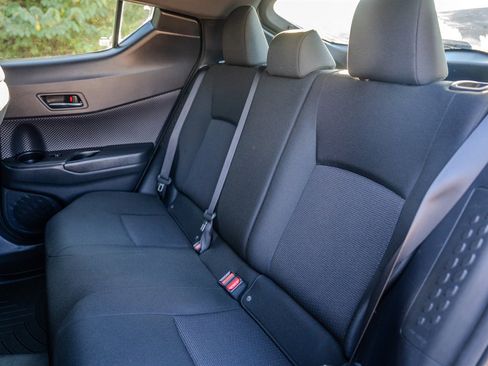 Used 2018 Toyota C-HR XLE FWD image 28