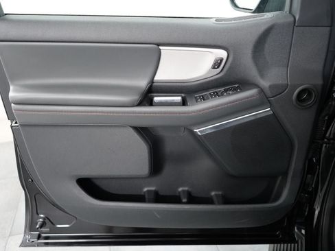 Used 2025 Ford Expedition Active AWD/4WD image 25