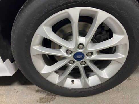 Used 2019 Ford Fusion SE FWD image 38