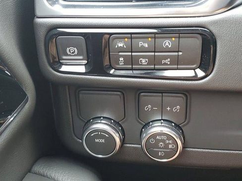 New 2026 GMC Yukon Denali w/ Sun & Power Step Package RWD image 32