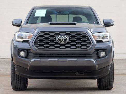 Used 2021 Toyota Tacoma TRD Sport w/ Technology Package RWD image 6